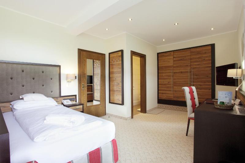 Single Room with Balcony image 2