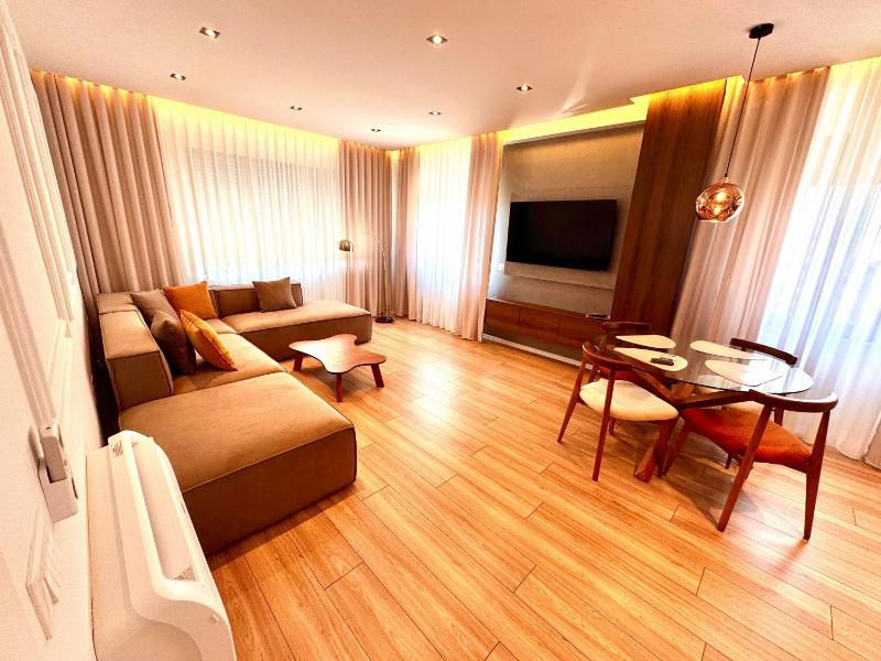 Luxury City Center Old Bazaar Apartment - image 1