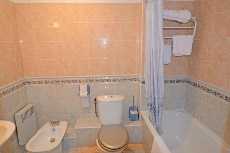 Double Room image 1
