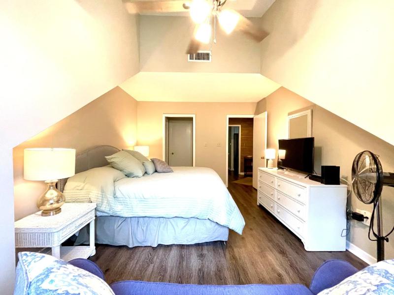 Exquisite 3 bedroom 3 bath villa - 19E West Hyde Park - Kingston Plantation villa - image 3