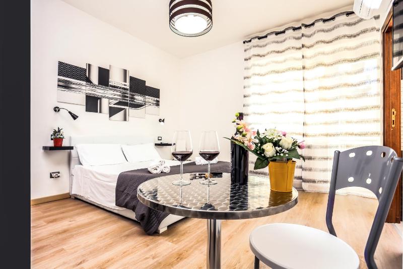 Double Room with Private Bathroom image 1