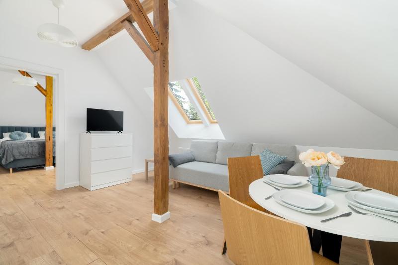 Rycerska Apartments with Parking by Noclegi Renters - image 5