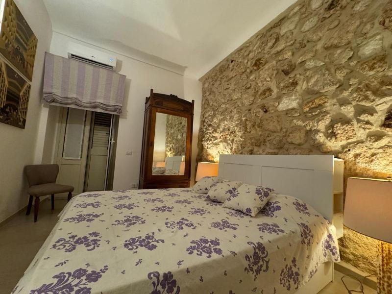 Charming 2-Bedroom House - Rooftop terrace in Heart of Noto Sicily - image 8
