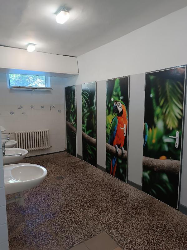 Chatky na Borovej Sihoti - shared toilet and showers - image 18