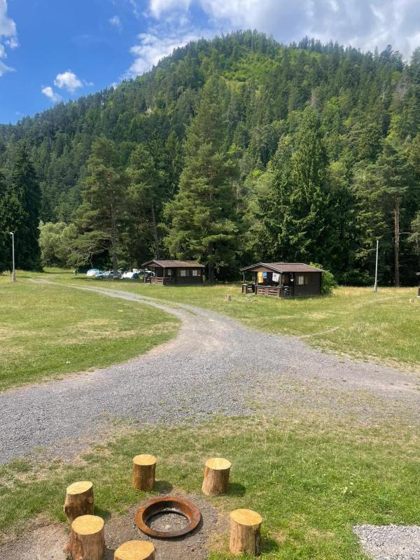 Chatky na Borovej Sihoti - shared toilet and showers - image 17