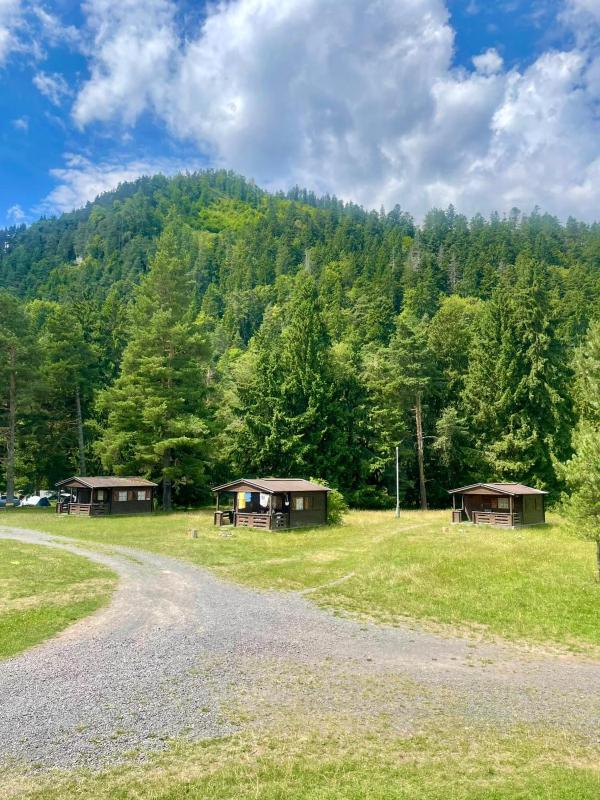 Chatky na Borovej Sihoti - shared toilet and showers - image 6