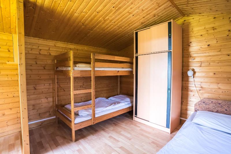 Chatky na Borovej Sihoti - shared toilet and showers - image 13