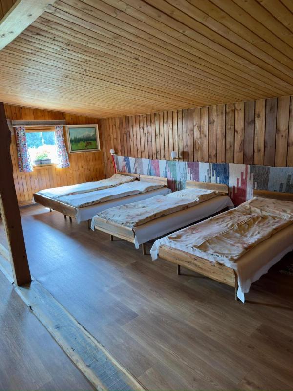 Chatky na Borovej Sihoti - shared toilet and showers - image 15