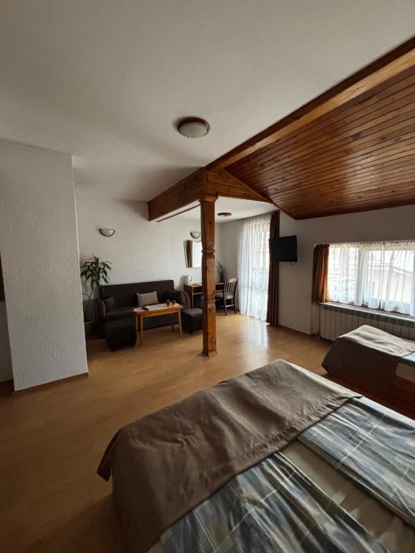 Durchova Kashta Family Hotel - image 18
