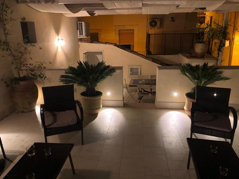 Charming 2-Bedroom House - Rooftop terrace in Heart of Noto Sicily - image 12