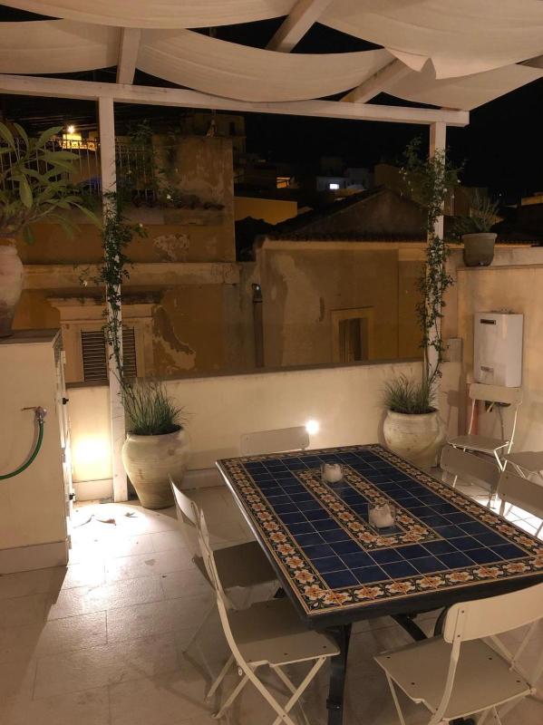 Charming 2-Bedroom House - Rooftop terrace in Heart of Noto Sicily - image 29