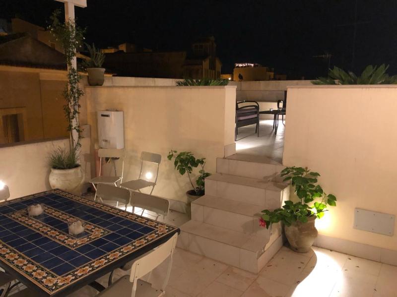 Charming 2-Bedroom House - Rooftop terrace in Heart of Noto Sicily - image 22