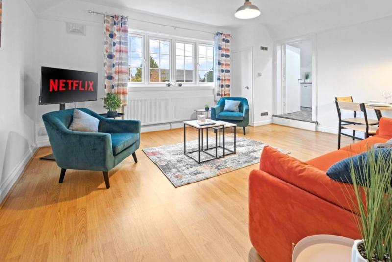 Long term Luxurious 1 bed flat - image 17