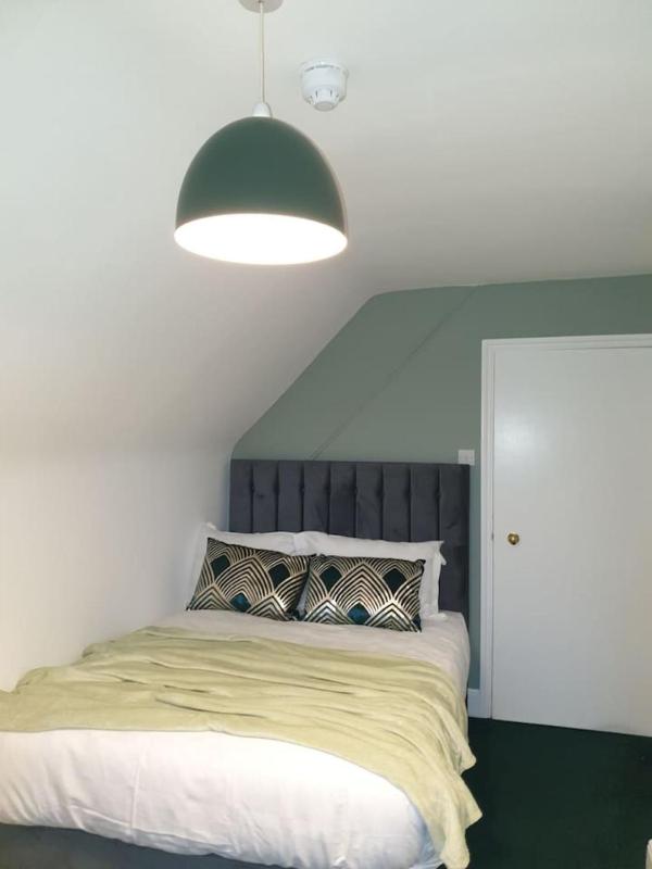 Luxurious 2 bedroom flat - image 10