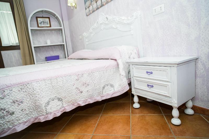 Double Room image 4