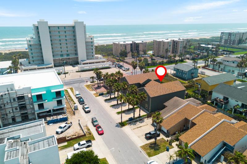 2 Bed 2 Bath 2nd Fl Condo by Beach with Pool - image 19