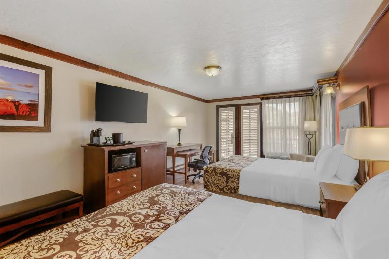 Best Western Plus Greenwell Inn - image 30