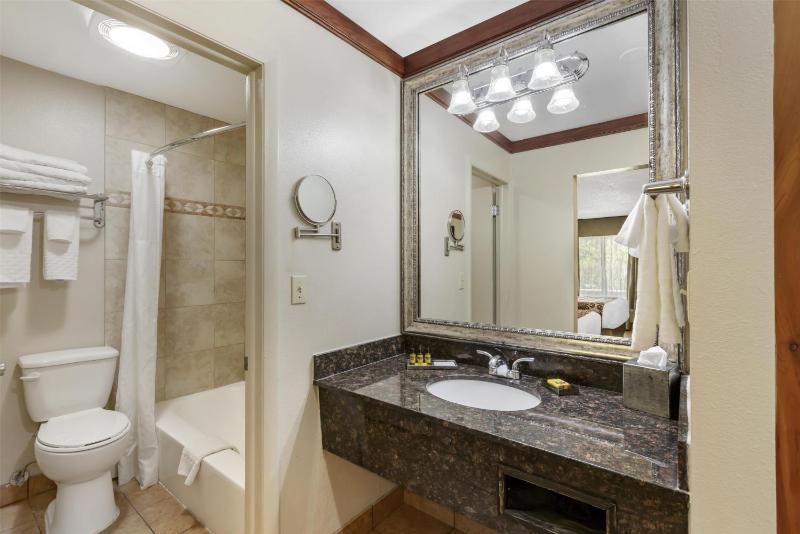 Best Western Plus Greenwell Inn - image 12