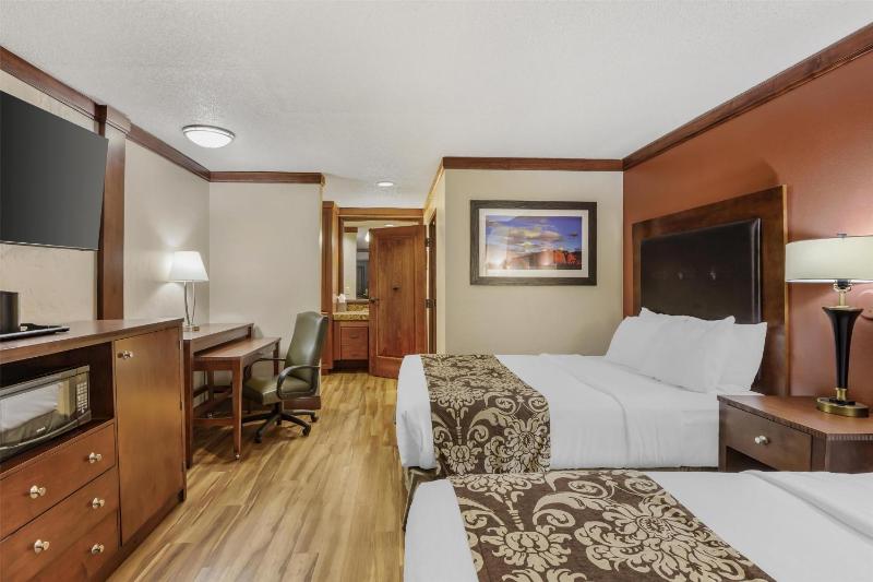 Best Western Plus Greenwell Inn - image 18