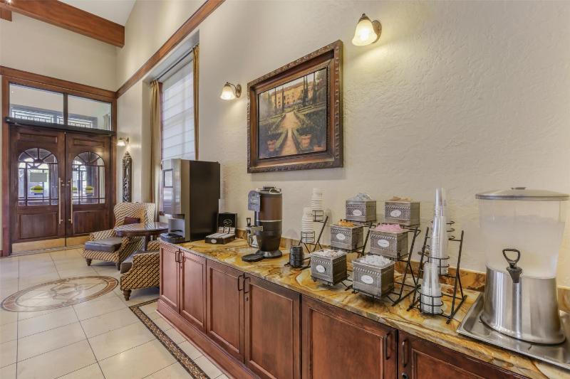Best Western Plus Greenwell Inn - image 7