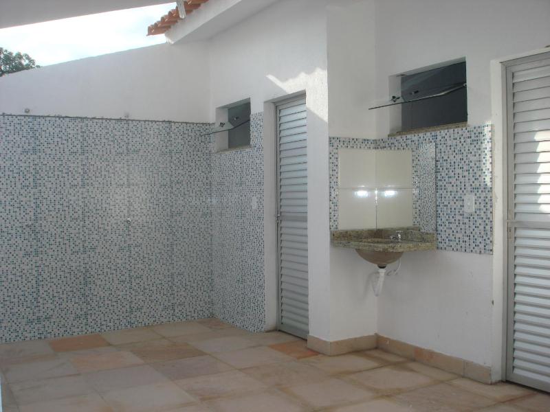 Beverly Hills Flat - image 19