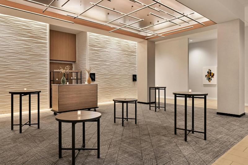 Sheraton Minneapolis Downtown Convention Center - image 48
