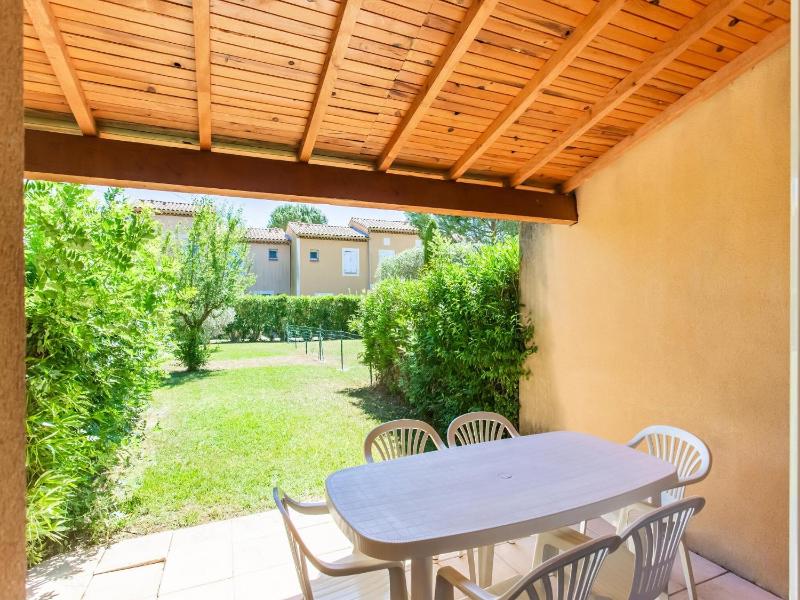 Holiday Home in Arles with Pool & Terrace - image 37