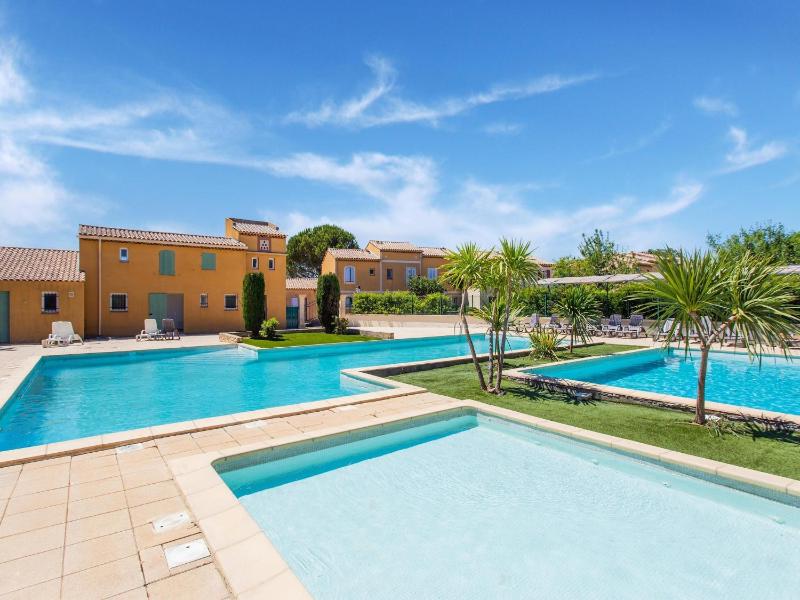 Holiday Home in Arles with Pool & Terrace - image 23