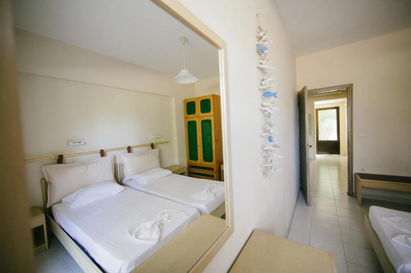 Superior Quadruple Room image 3