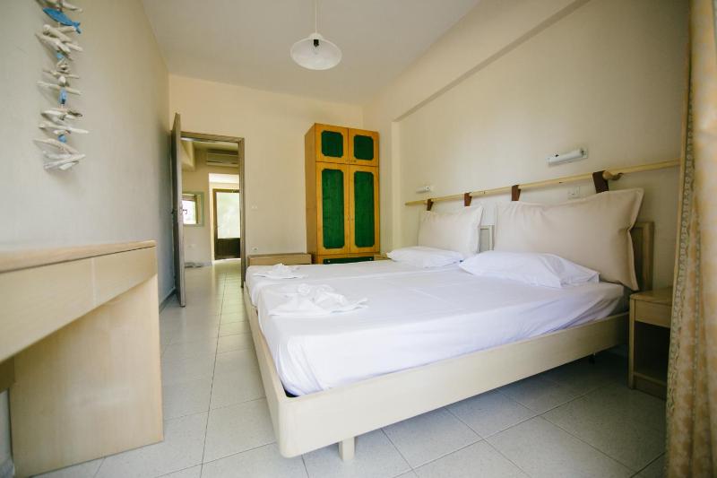 Superior Quadruple Room image 4