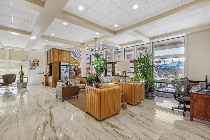 Best Western Plus Canyonlands Inn - image 31