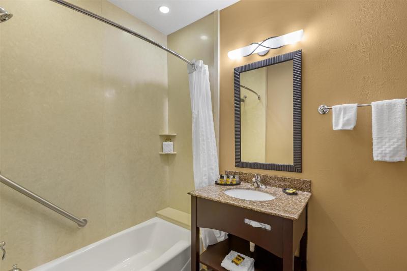 Best Western Plus Canyonlands Inn - image 35