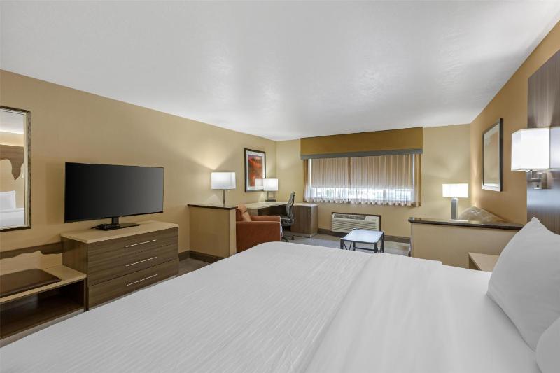 Best Western Plus Canyonlands Inn - image 17