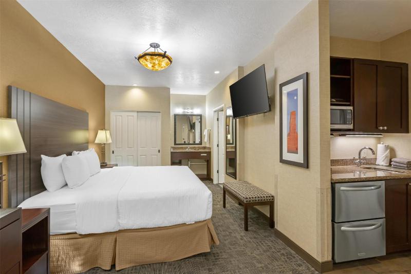 Best Western Plus Canyonlands Inn - image 2