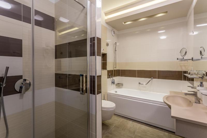 Superior Double or Twin Room with Street View and Balcony image 1