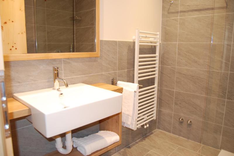 Superior Double or Twin Room with Lake View image 2