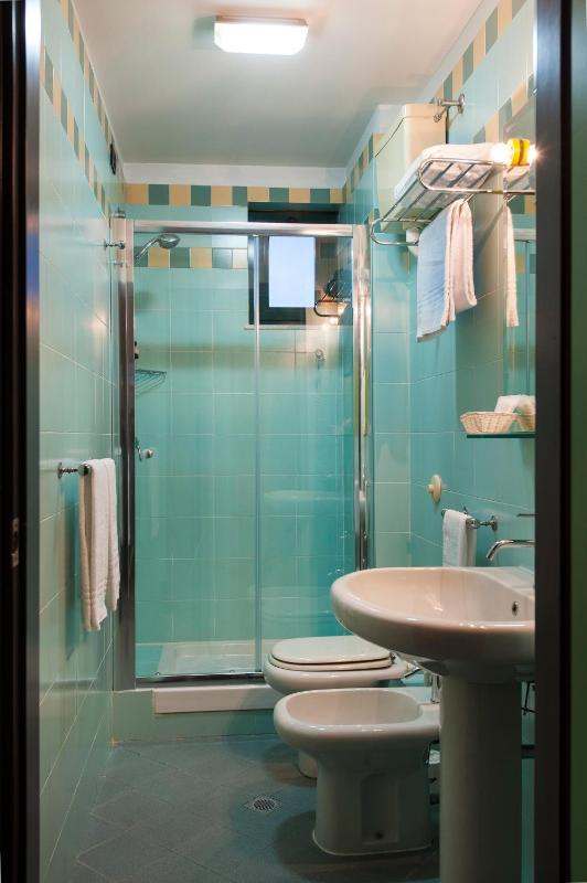 Economy Single Room image 4