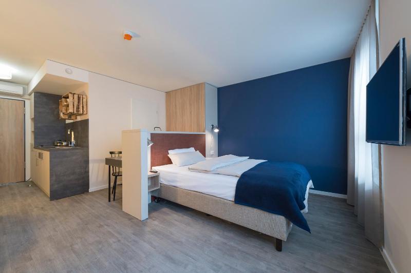 Business Single Room image 4