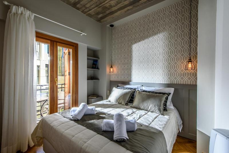 Junior Suite with Balcony image 4