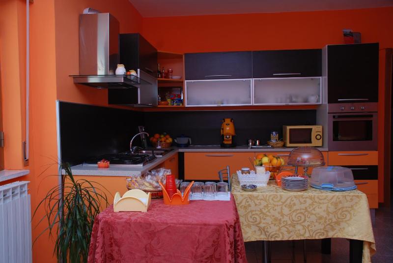 Single Room with Private Bathroom image 4