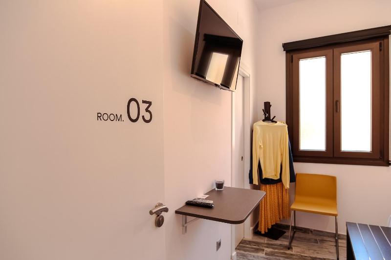 8 Rooms Tarifa - image 9