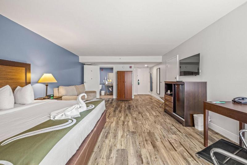 Quality Inn & Suites Tampa near Fairgrounds and Casino - image 10