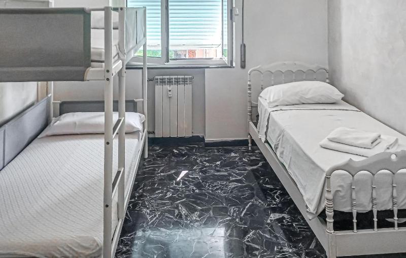 Stunning Apartment In Genova With Wifi - image 15
