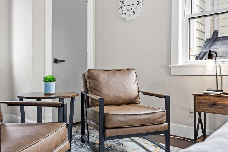 Cozy Studio Retreat in the Heart of the Highlands - image 25