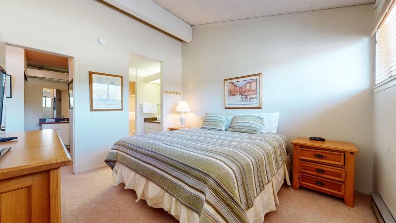 Summit 34 Apartment - image 31