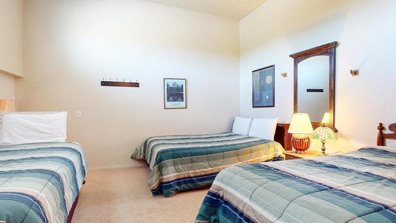 Summit 34 Apartment - image 14