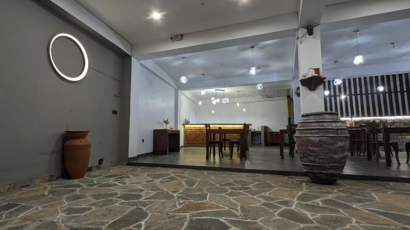 Ari's Seabreeze Villa - image 11