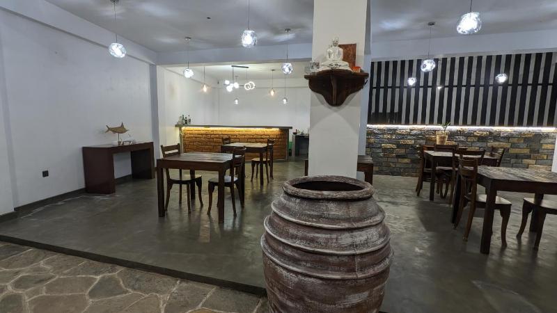 Ari's Seabreeze Villa - image 9