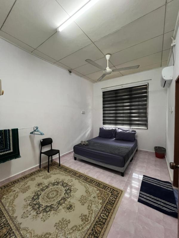 NH1 Homestay Gong Badak - image 13