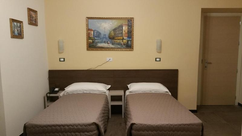 Quadruple Room image 3